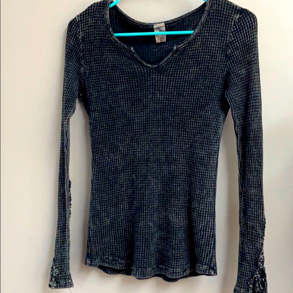 long sleeved top